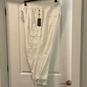 Tommy Hilfiger White Capri or long pant 2X